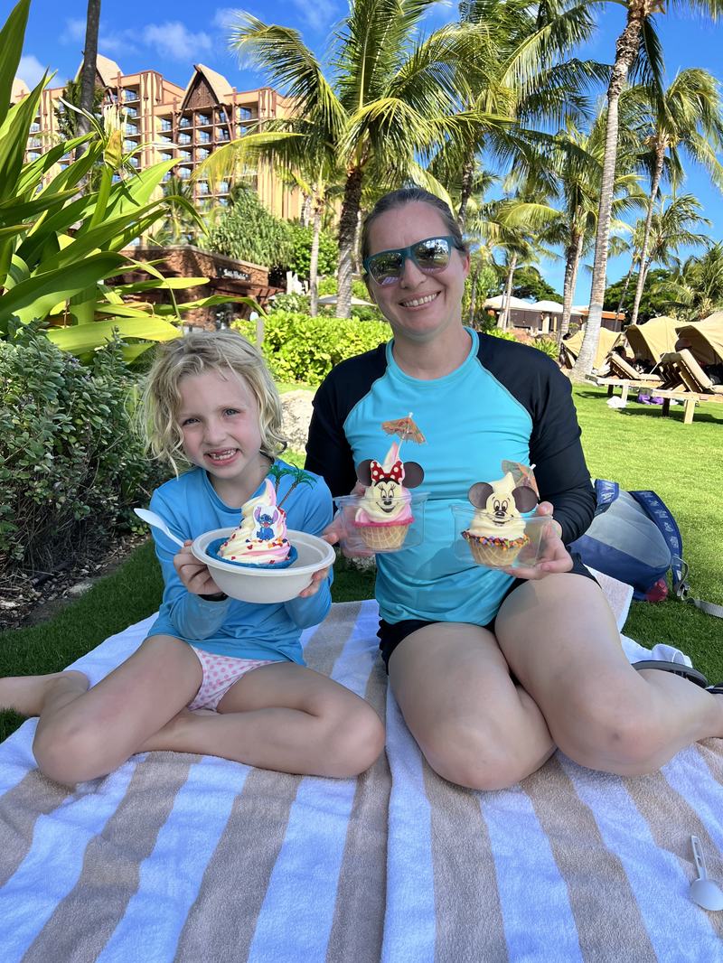Mia and Kati on the beach at Aulani