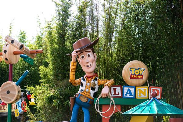Woody at Toy Story Land