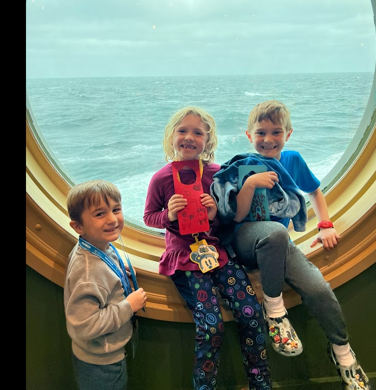 Tavasz, Mia, Bennet on the Disney Wonder