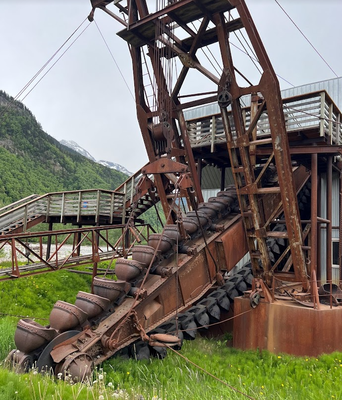 Dredge used in the 1897 Gold Rush