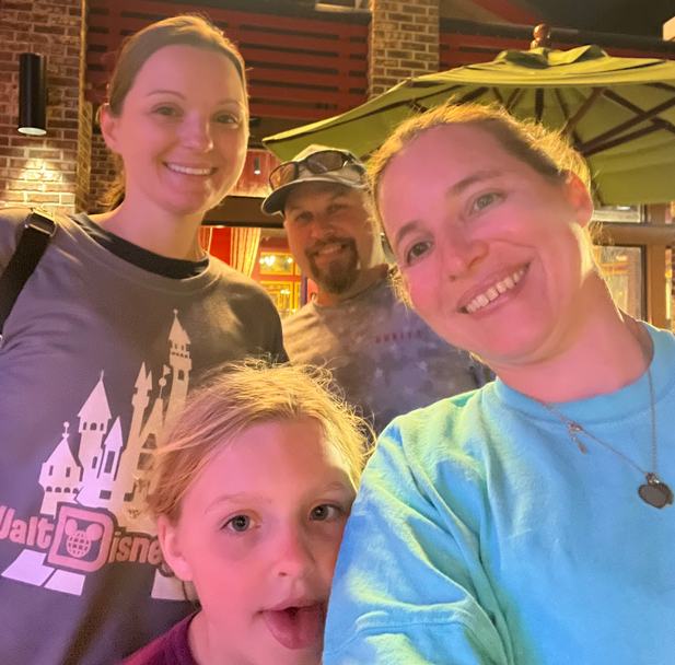 Csilla, Mia, James, Kathy at Eet at Disney Springs