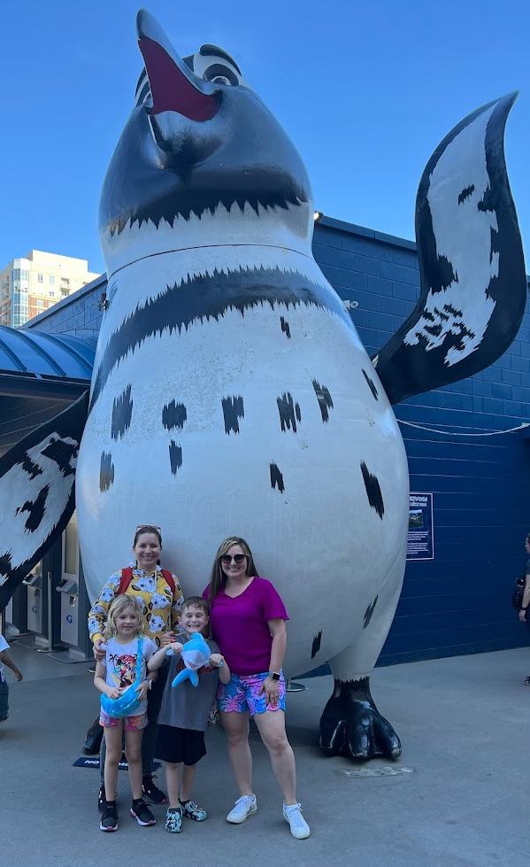 Kati, Bennett, Kristi, and Mia at the Georgia_Aquarium